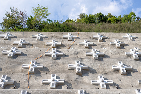 地すべり対策工事